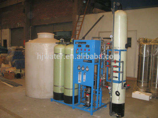 Apparecchiature per l'acqua a colonna di scambio ionico
