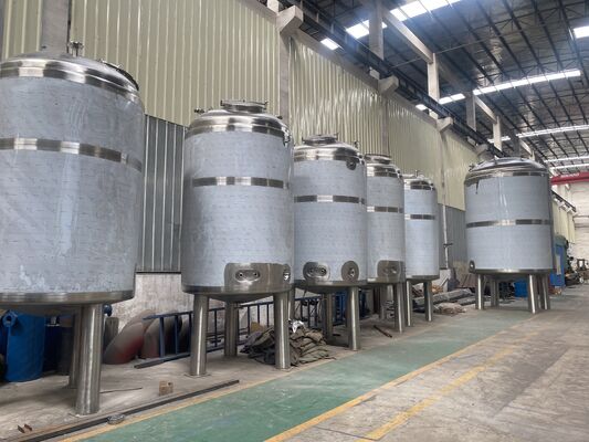 Serbatoio per il trattamento dell'acqua con corpo in SS304, lucidatura a specchio e acciaio inossidabile